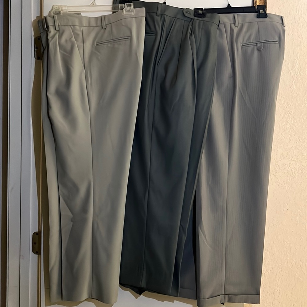 ❤️❤️❤️lot of 3 mens dress pants , great condition